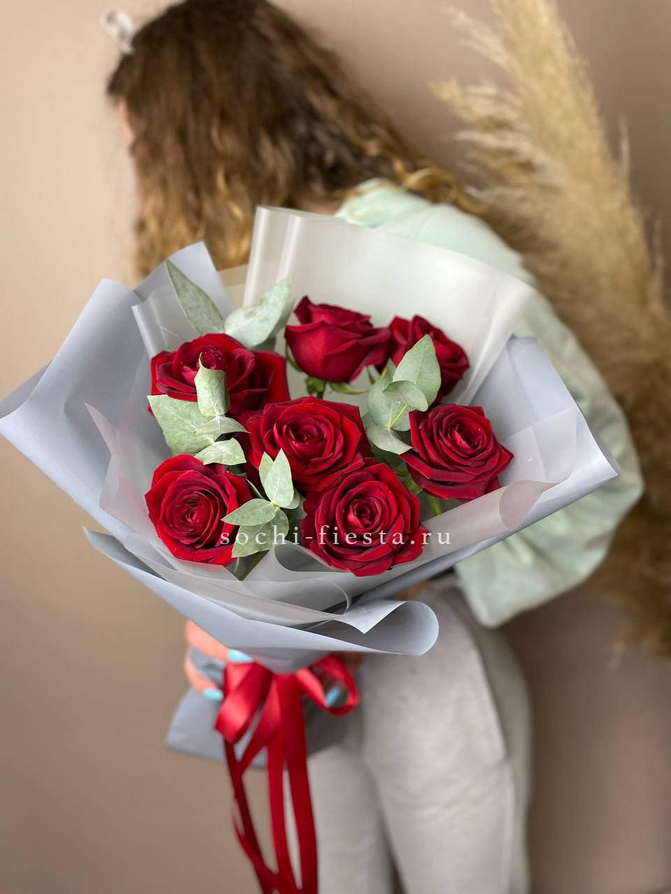 букет невесты из пионовидных белых роз для казанской свадьбы