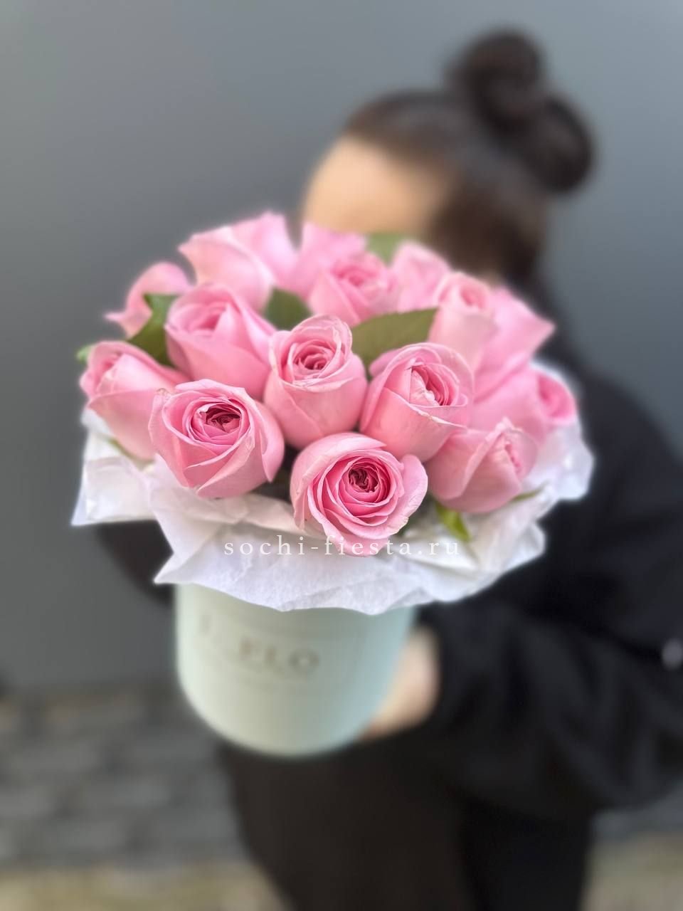 зимняя никах-композиция с амариллисом и пионовидными розами в казанской студии