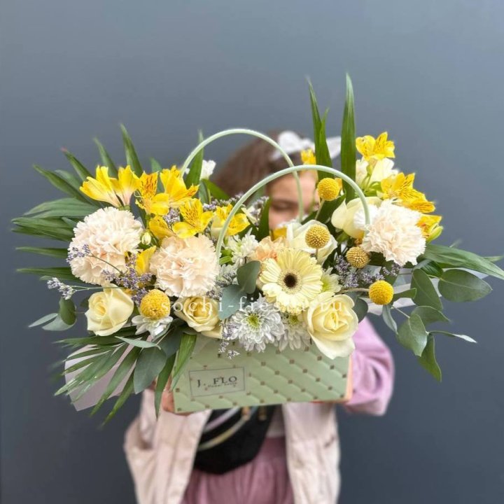 Сумочка с розами "Эпиа" в Казани