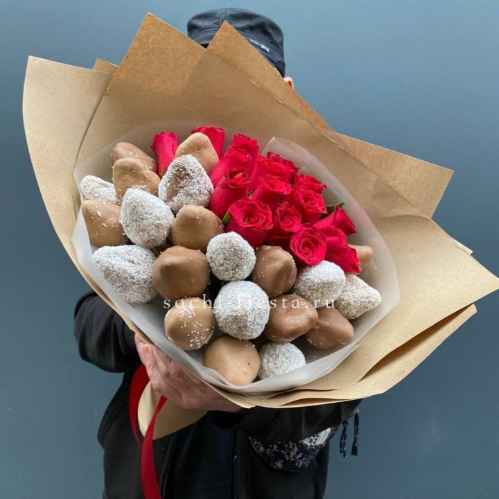 Розы и клубника в шоколаде Мерси в Казани