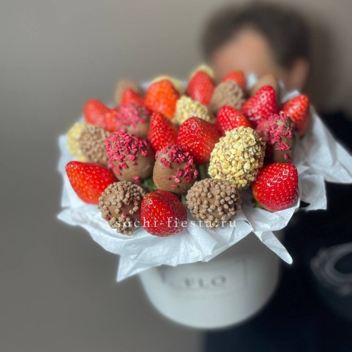 Клубника в боксе 30 ягод в Казани