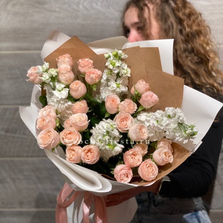 Букет бомбасти и маттиола в Казани