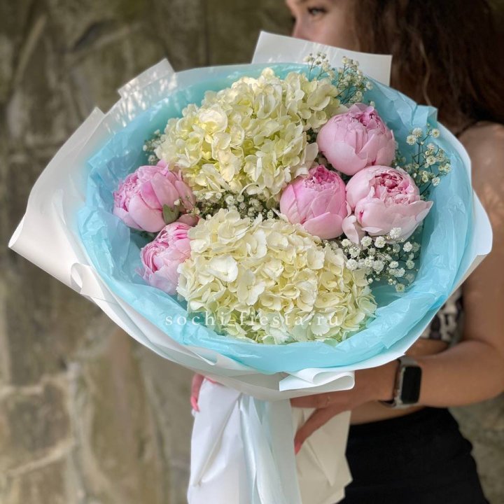 Букет с пионами "Блюсом" в Казани