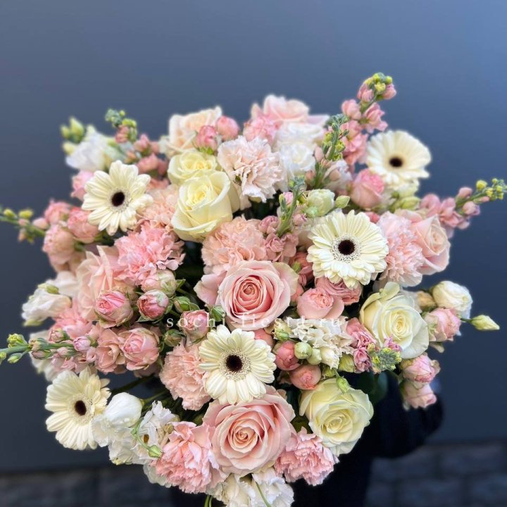 Авторский букет "Нежный" в Казани