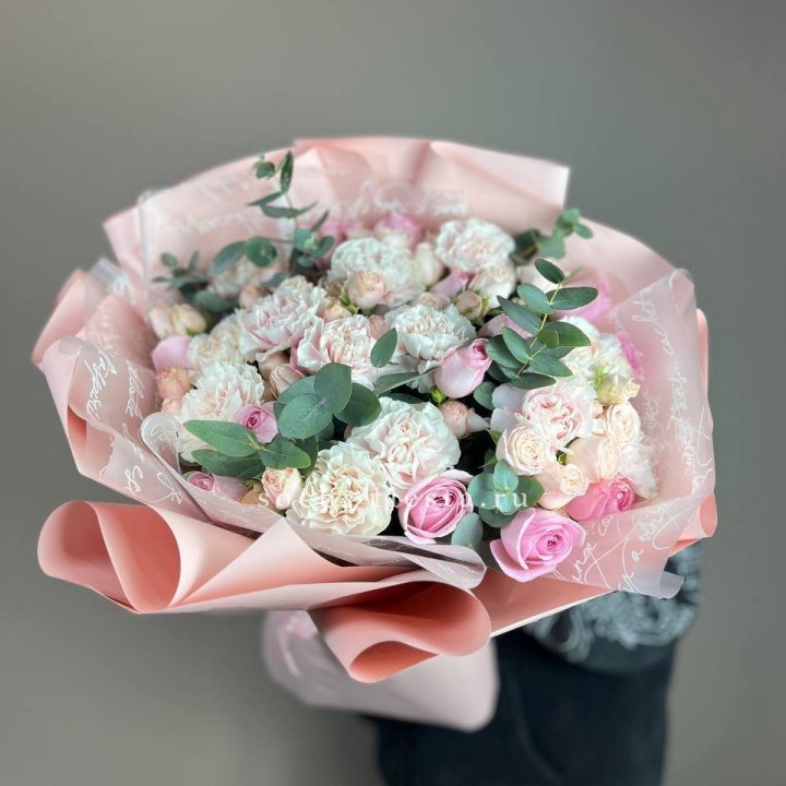  Букет  "Любовь в её глазах" в Казани