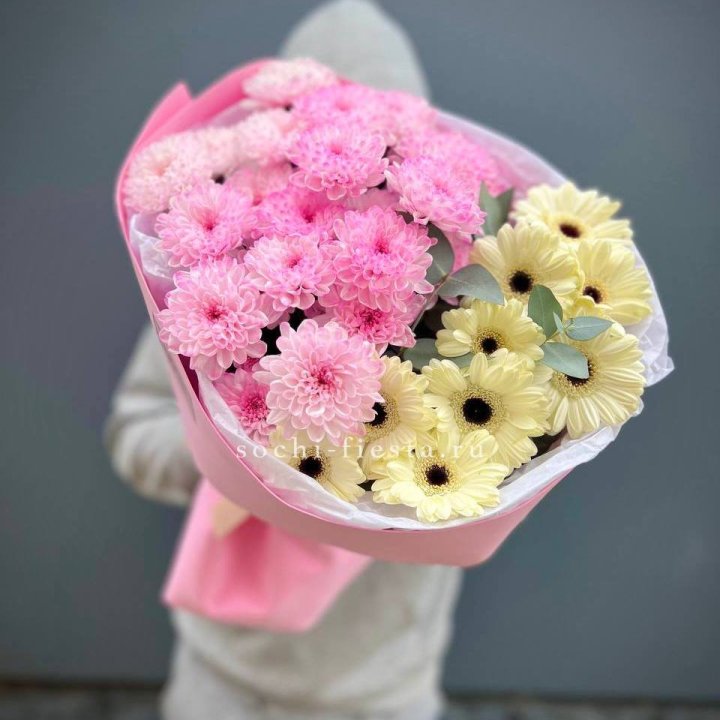 Дуо хризантем и гербер в Казани