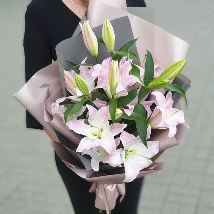 Букет розовых лилий в Казани