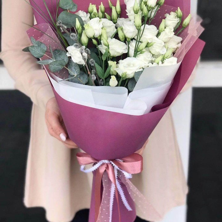 Эустомы с эвкалиптом в Казани