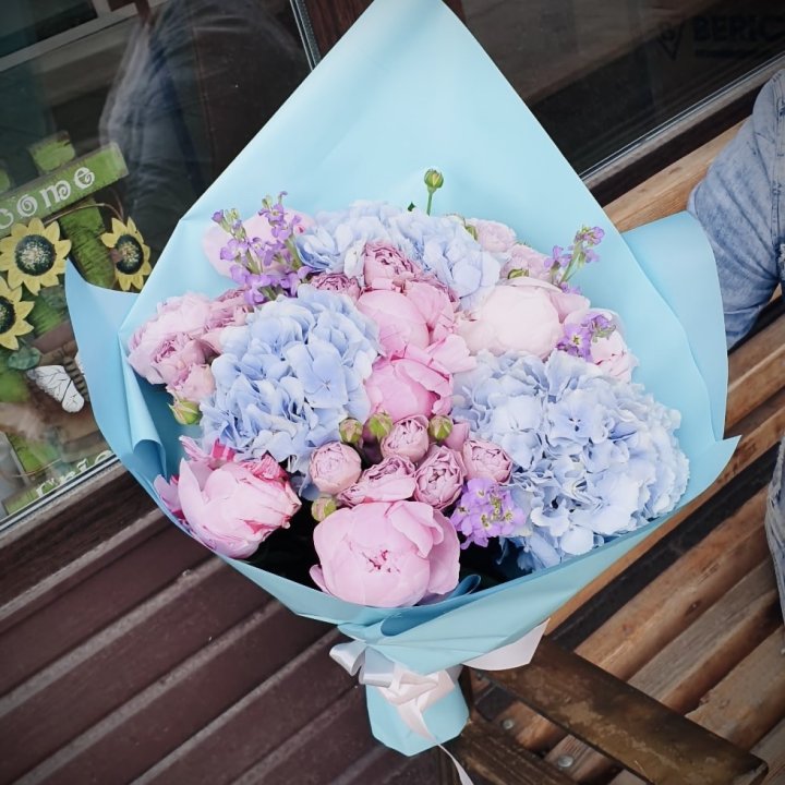 Букет с гортензиями "Блубери" в Казани