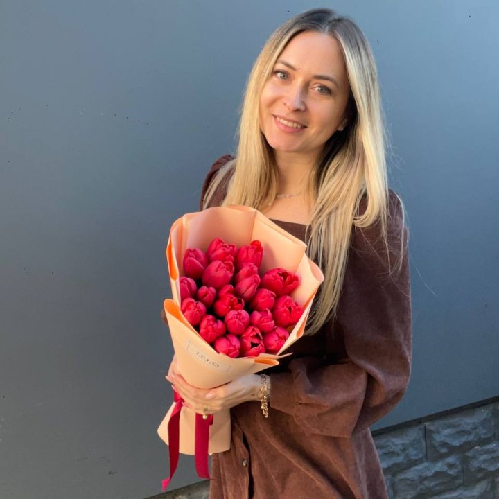  19 красных тюльпанов в Казани