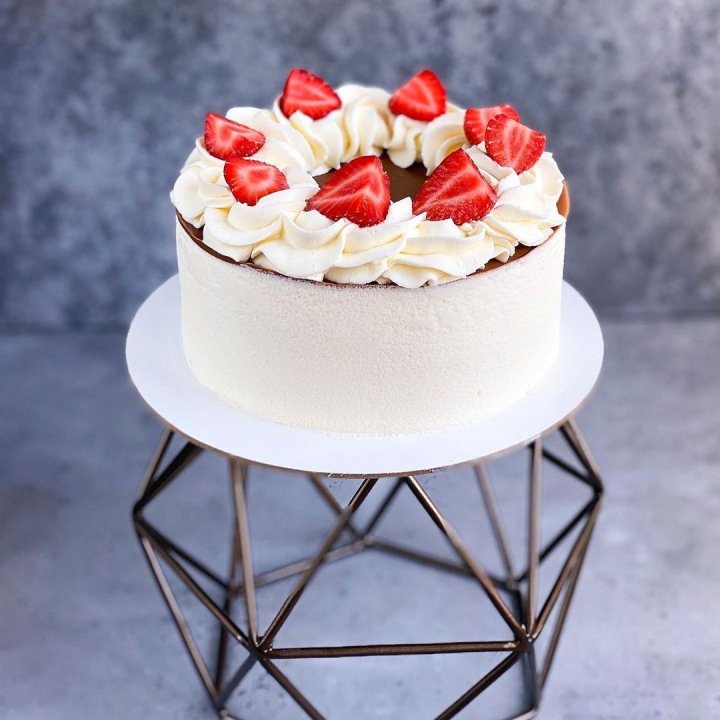 Торт "Клубника со сливками" в Казани