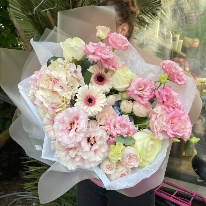 Дизайнерский букет "Лаундж пак" в Казани