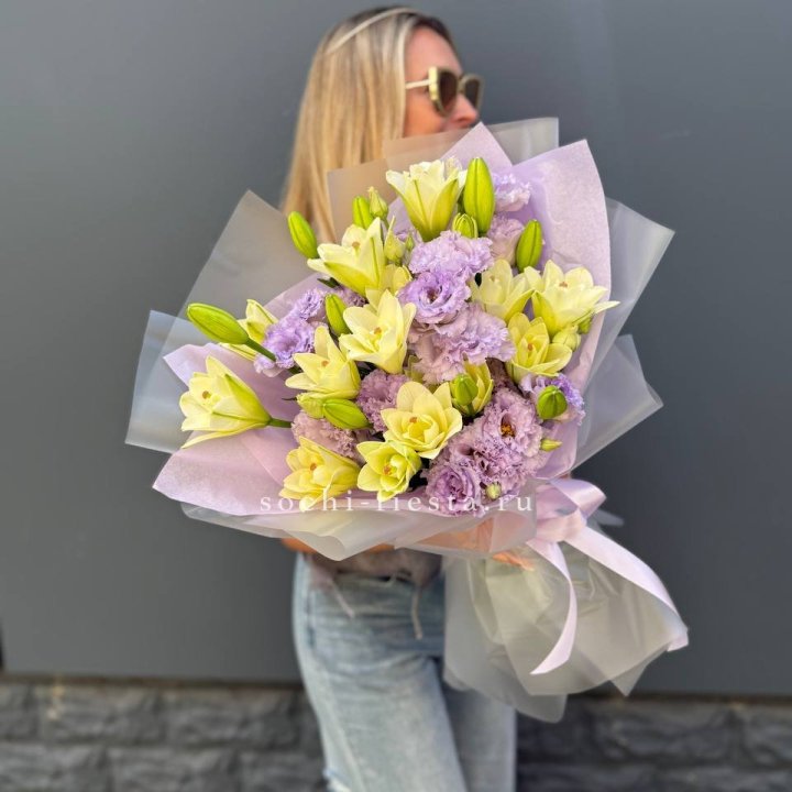  Букет лилий и эустом в Казани