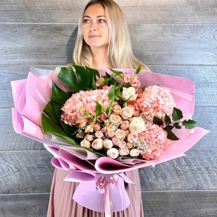 Дизайнерский букет "Валенсия-2" в Казани