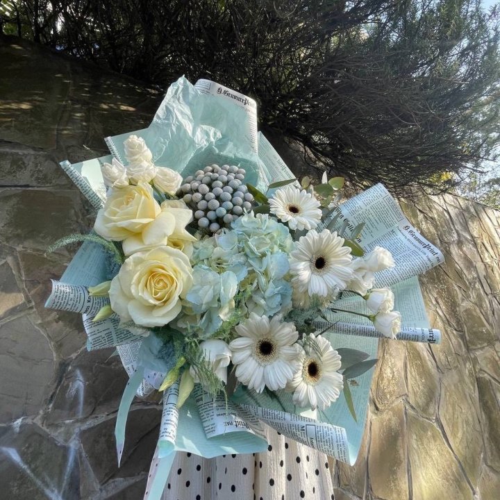 Дизайнерский букет "Линдж-блю" в Казани