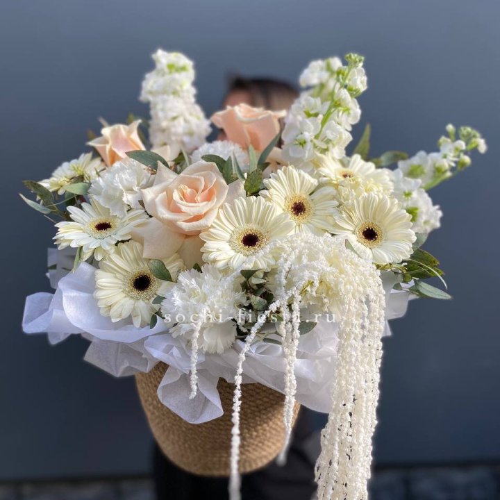 Цветы в джутовом кашпо "Валери" в Казани