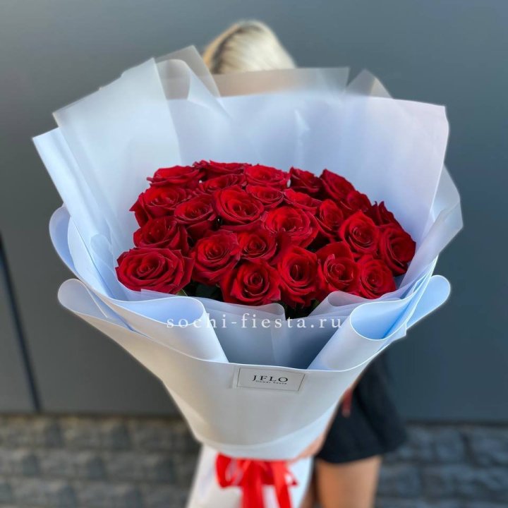 25 высоких роз  в Казани