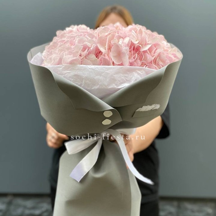  Букет  пиджачок из 5 гортензий в Казани