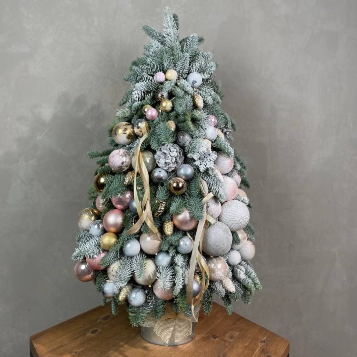 Новогодняя ёлка из веток датского нобилиса в Казани