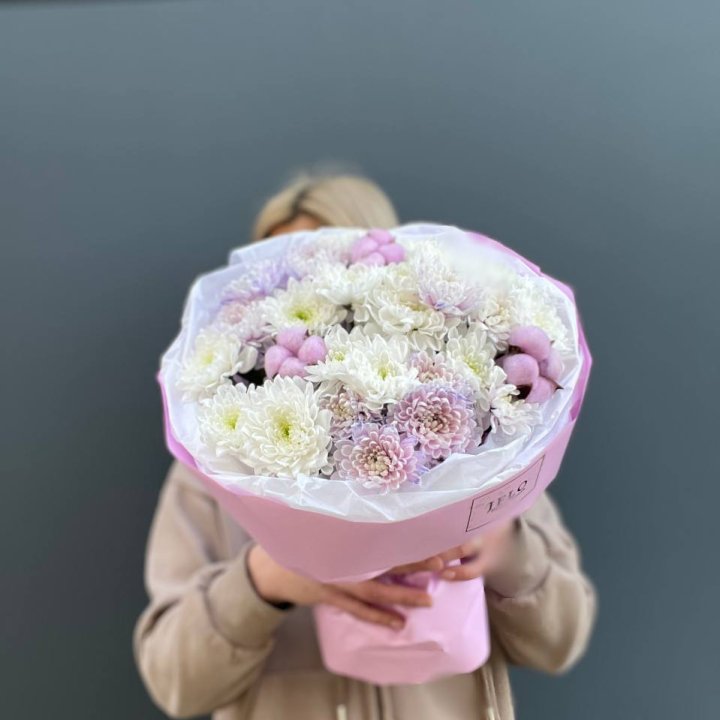 7 нежных хризантем в Казани