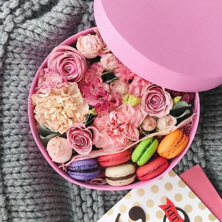 Цветочный бокс пинк в Казани