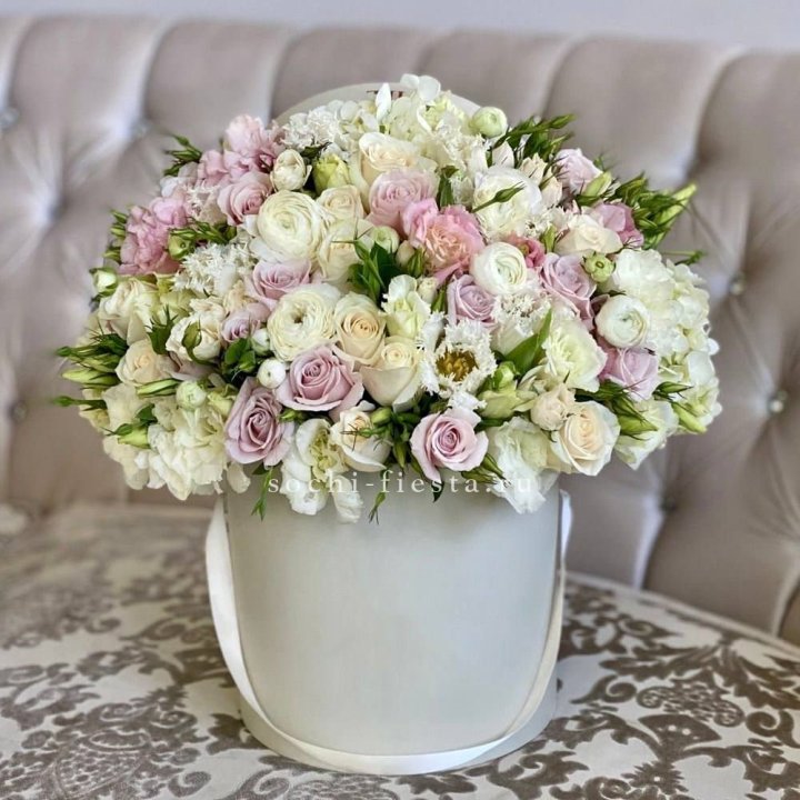 Цветочный бокс "Ловинг" в Казани