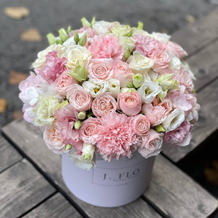 Цветочный бокс "Люксур" в Казани