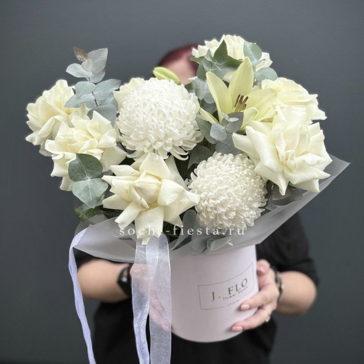 Цветы в шляпной коробке  в Казани