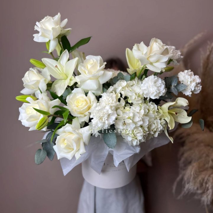 Цветочный бокс "Вайт дримс" в Казани