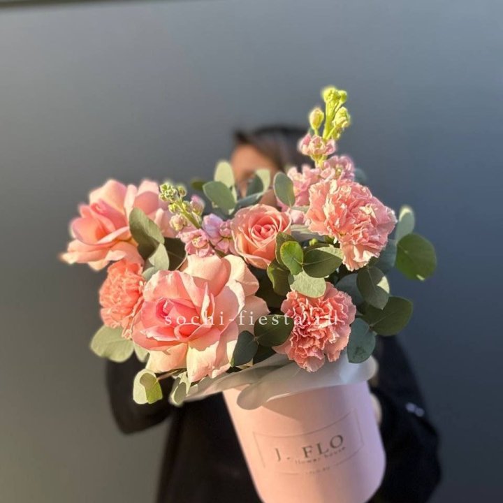 Цветы в боксе "Сизара" в Казани