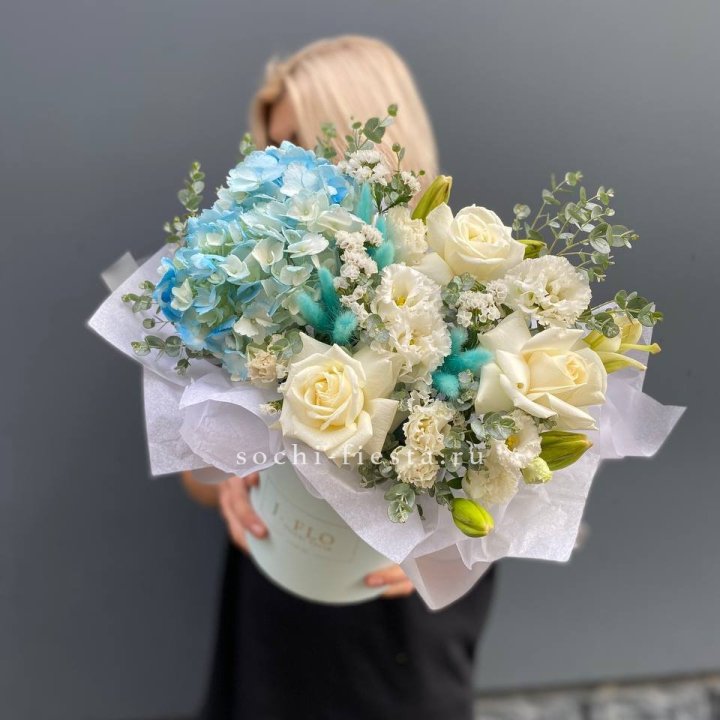 Цилиндр в голубых оттенках №1 в Казани