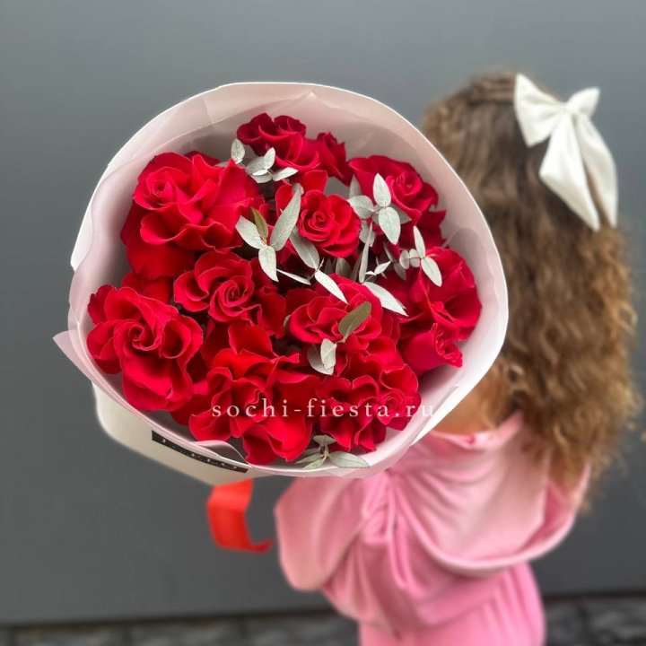 11 Красных французских роз в Казани