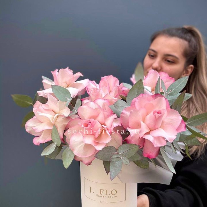 7 Французских роз в боксе в Казани