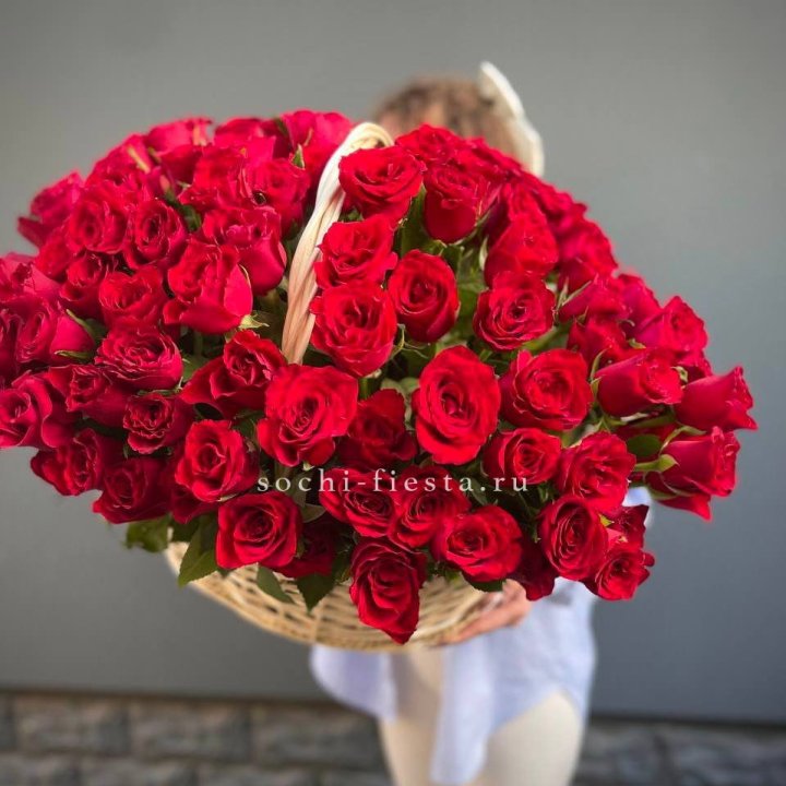 121 красная роза в корзине   в Казани