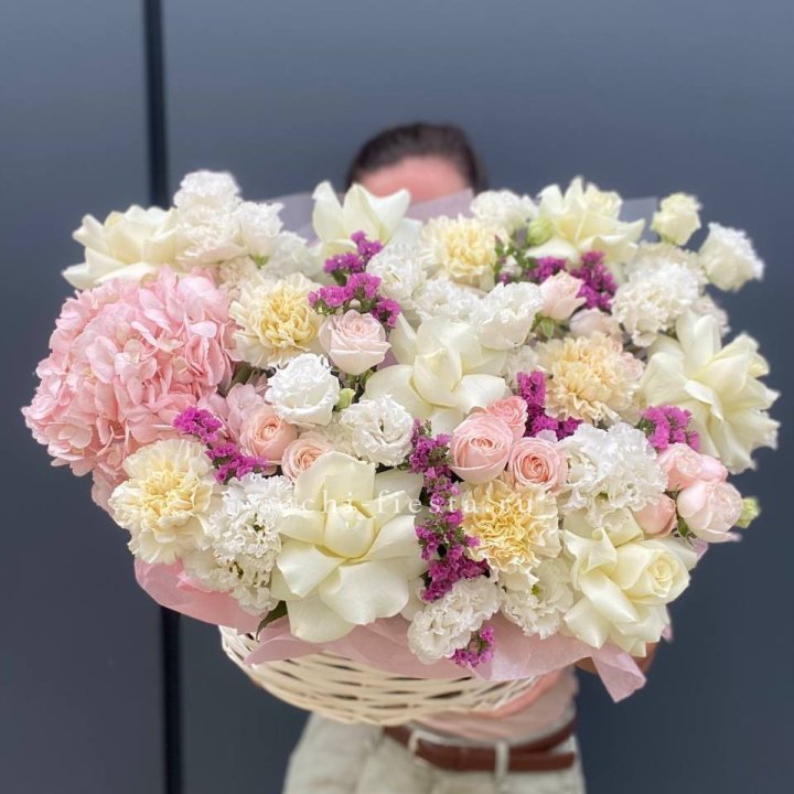 Корзина "Воздушная нежность" в Казани
