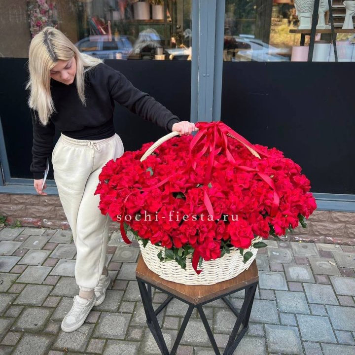 201 французская красная роза в Казани