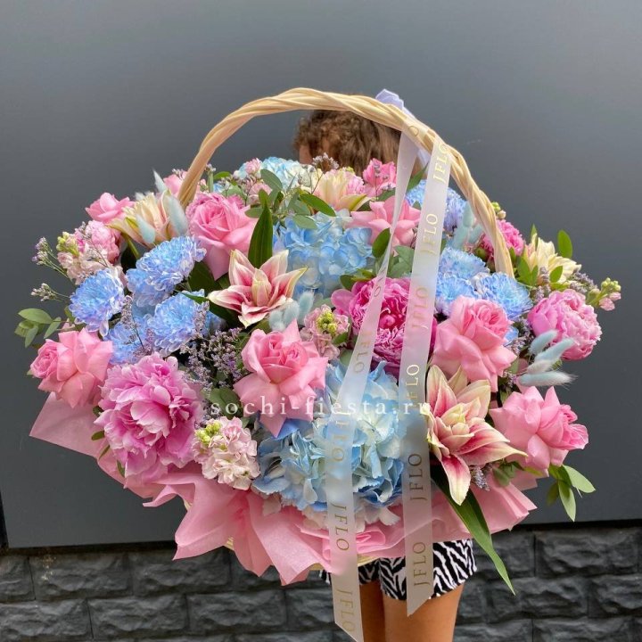 Яркая корзина "Летнее настроение" в Казани