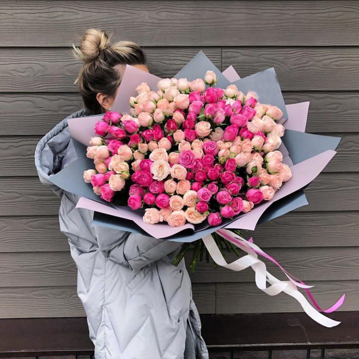 55 роз микс кустовых в Казани
