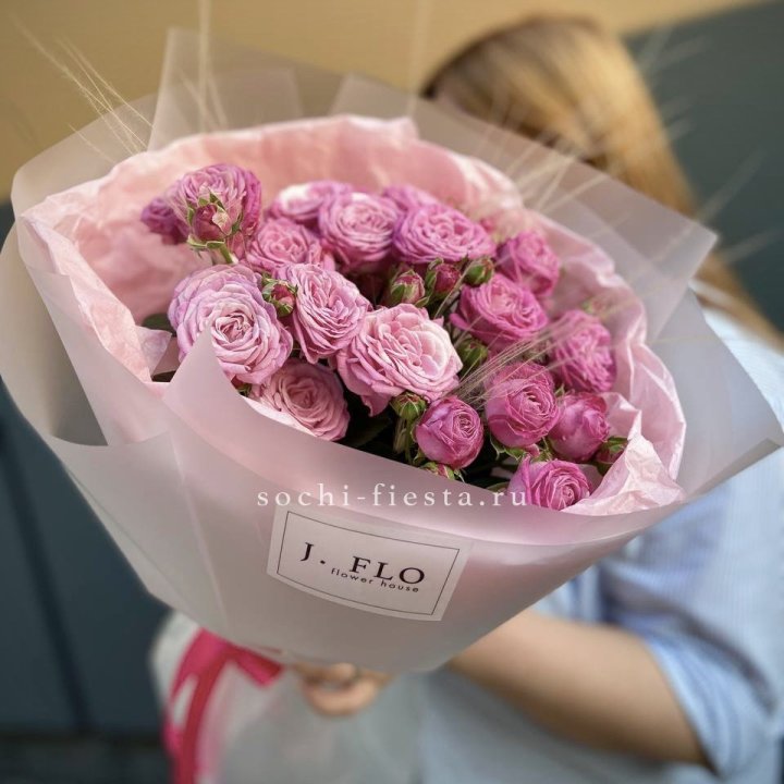 Пионовидные розы Мадам Бомбастик Pink в Казани