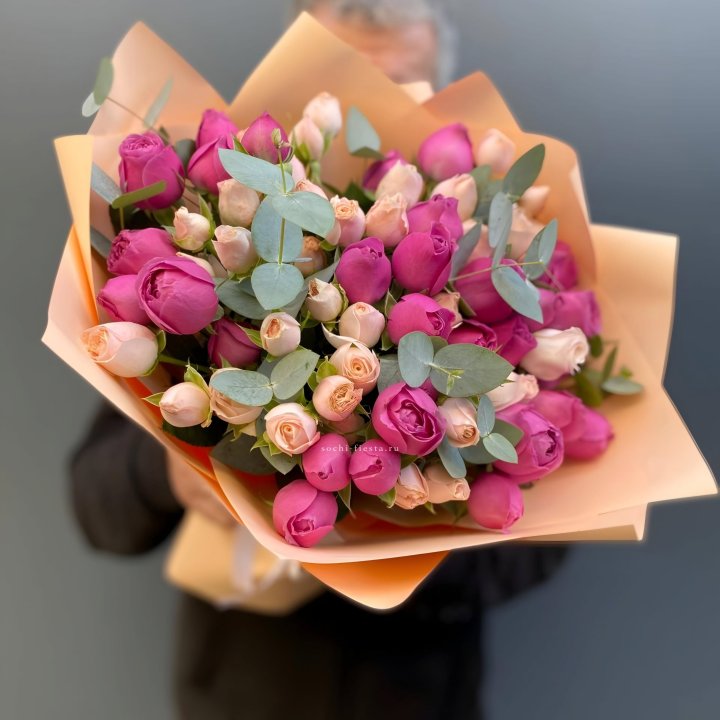 Букет кустовых роз Тендернес в Казани