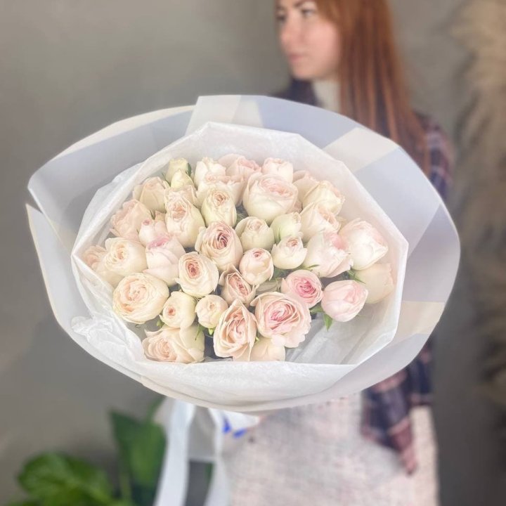 Букет кустовых роз в Казани