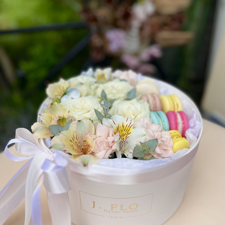 Цветочный бокс "Ника" в Казани