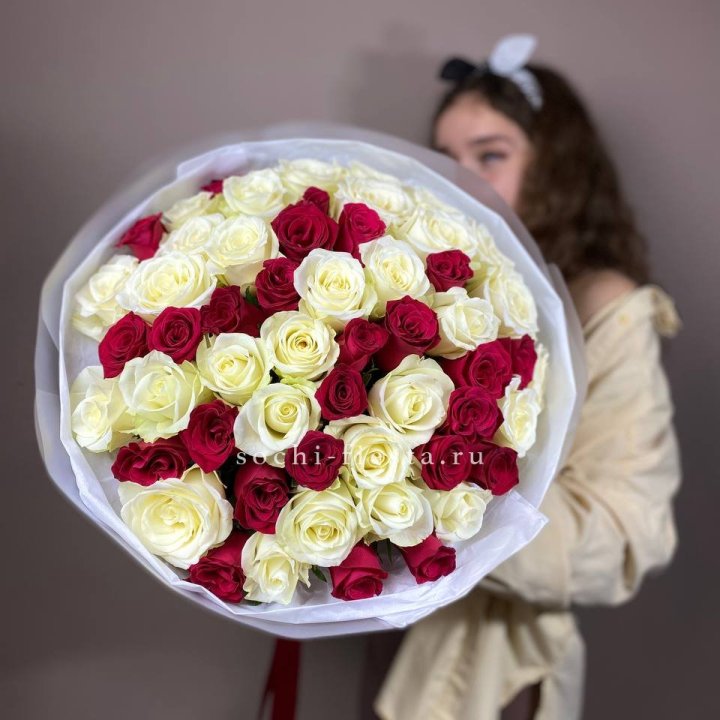 Микс из 55 роз в Казани