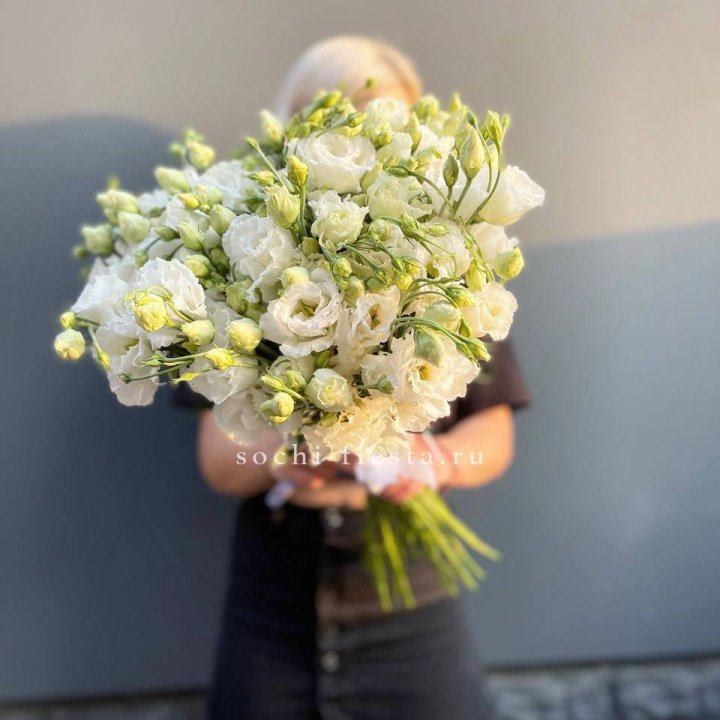 Букет эустом под ленту  в Казани