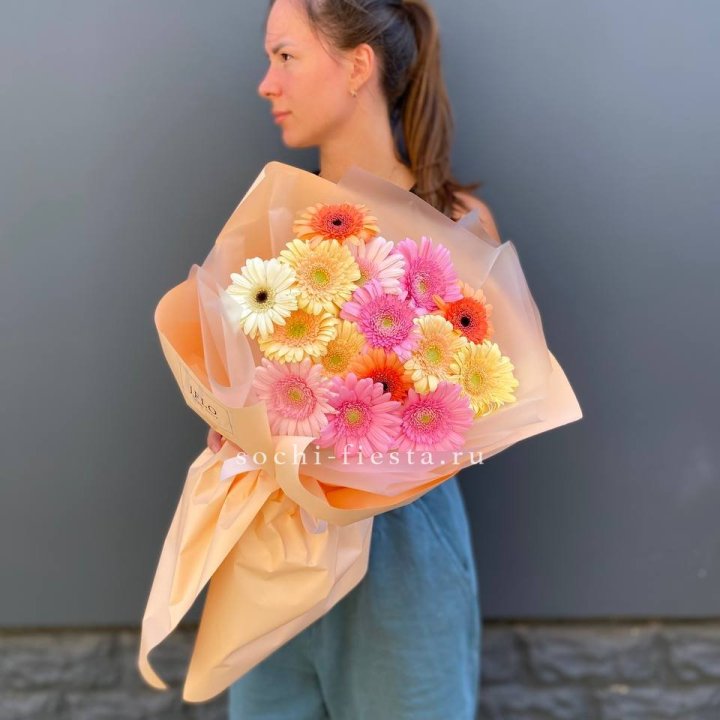 Букет разноцветных гербер в Казани