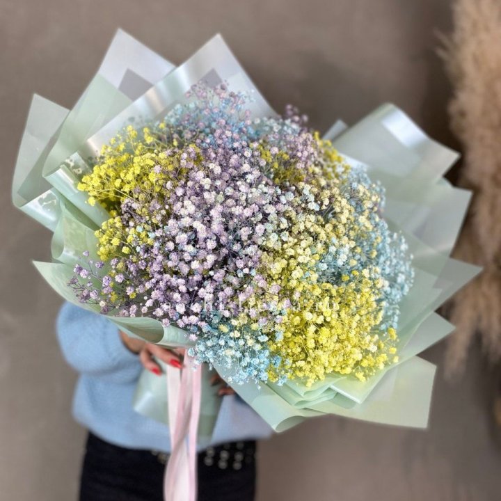 Букет радужных гипсофил в Казани