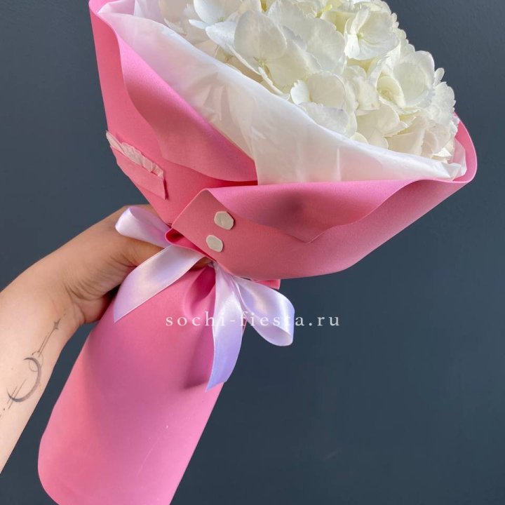 Гортензия в розовом пиджаке в Казани