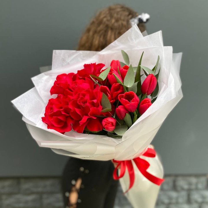 Дуо тюльпаны и розы в Казани