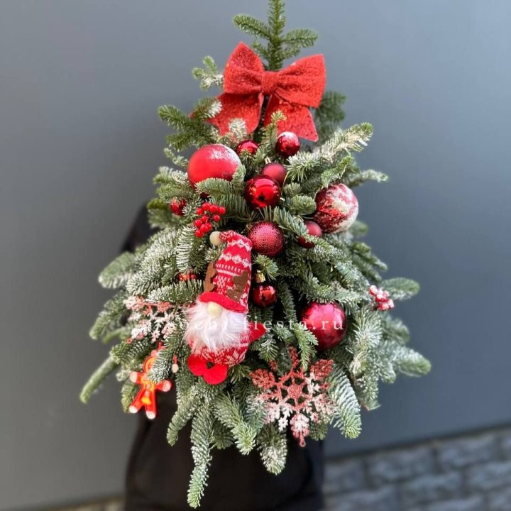 Новогодняя елочка "Ред" в Казани