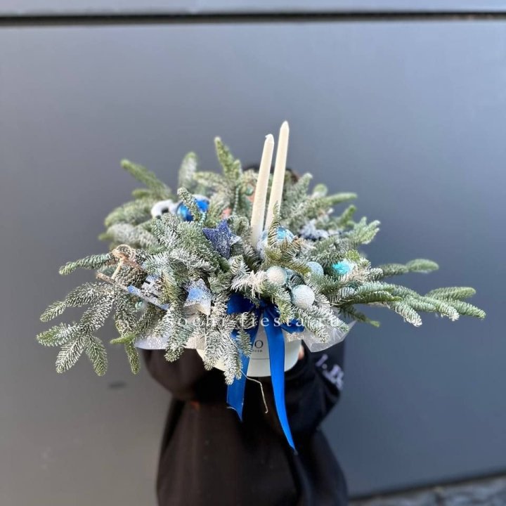 Новогодняя композиция в коробке  в Казани